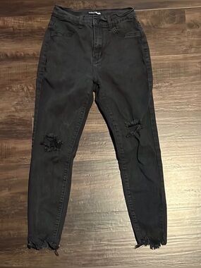 Fashion Nova • Black Skinny Distressed Jeans • women’s 7